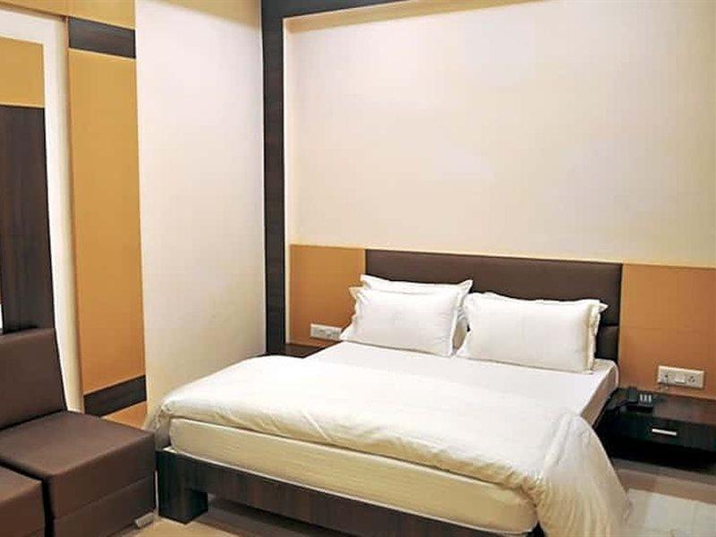 Townhouse 1182 Hotel Tirupati Galaxy Kanpur Exterior foto